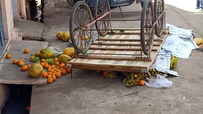 ग्वालियर गिर्द: ठेला चालक पर दबंग युवकों ने किया हमला #gwalior #gwaliorcity #breaking #today_brecking_news #trending #news