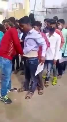 ऐसे करते हैं परीक्षार्थी चोरी करने का जुगाड़। 🙄😜😝🩲
 #Vodeo  #Facebook