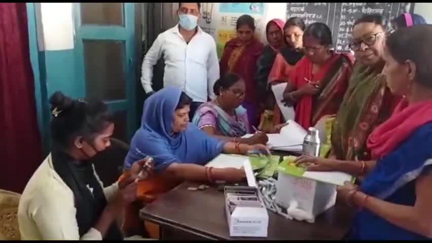 ज़मानिया: प्राथमिक स्वास्थ्य केंद्र जमानियां पर परिवार नियोजन के तहत 50 महिलाओं ने कराई नसबंदी #परिवार_नियोजन