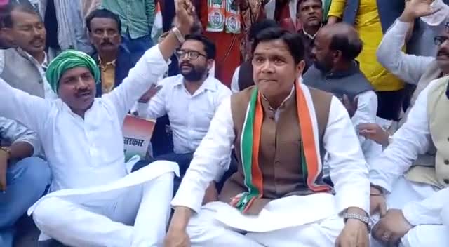 बाराबंकी में #किसान_आंदोलन के समर्थन में जिलाधिकारी कार्यालय पर धरना प्रदर्शन 
#जय_जवान_जय_किसान
﻿#plpunia﻿