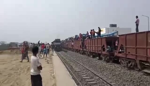 निर्मली: सरायगढ़-निर्मली आसनपुर कुपहा रेलवेलाइन के बीच 110Km/hr कि रफ्तार से ट्रेन का ट्रायल किया गया,  #मिथिला व #कोसी को जोड़ेगी