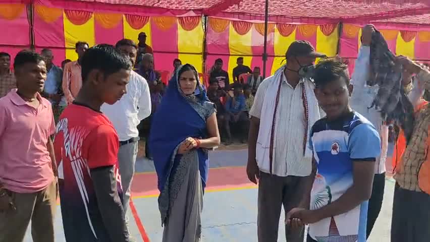 ग्राम छतोना में  कबड्डी मैच का शुभारम्भ किया।
#kabaddi #match