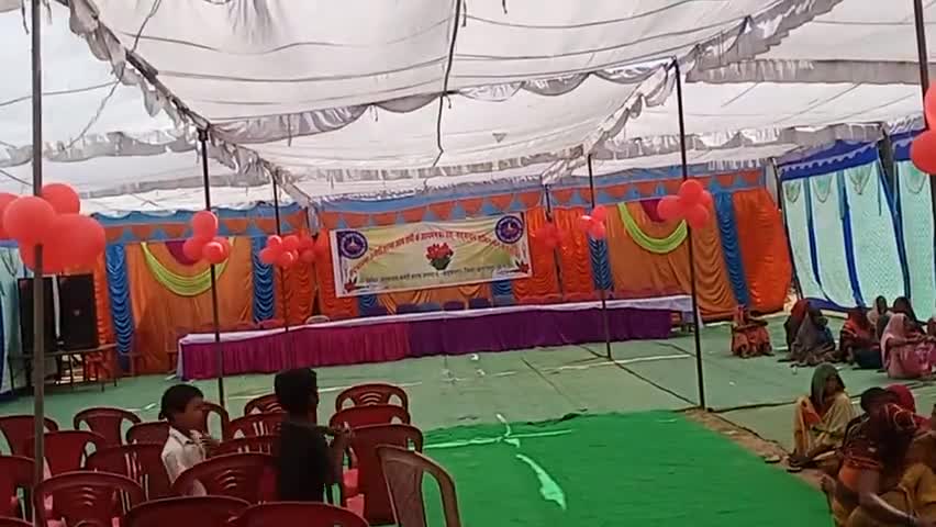 वाड्रफनगर: सरना में आज सदभावना दिवस मनाया जा रहा है जिसमे ज़रूरत मंदो एवं मीडिया के साथियों को समान्नित किया जायेगा।
#sarna 
#c.g
