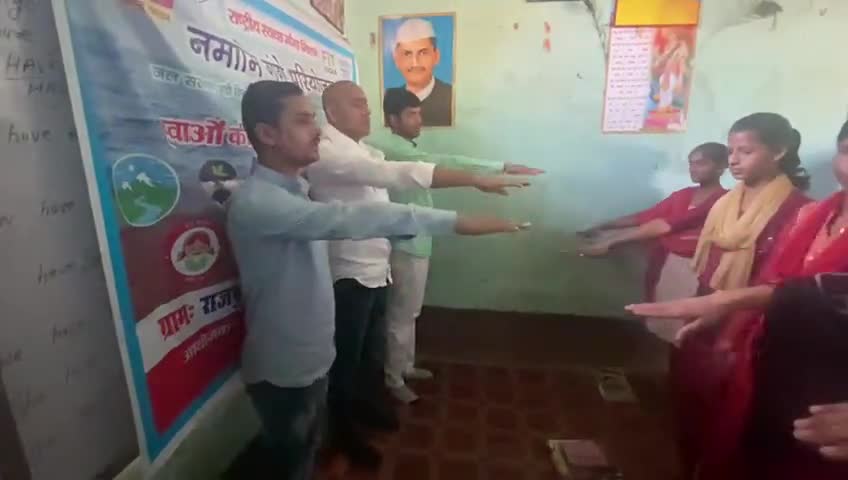 ब﻿क्सर: आज नमामि गंगे अभियान के तहत माँ गंगा को स्वच्छ रखने का संकल्प लिया गया
हर हर गंगे #नमामि_गंगे