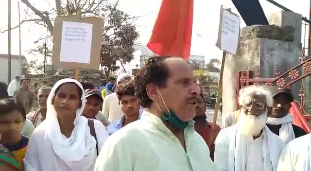 दरभंगा: #इंसाफ मंच-भाकपा(माले) ने आईजी के समक्ष किया प्रदर्शन। बैठे धरना पर।