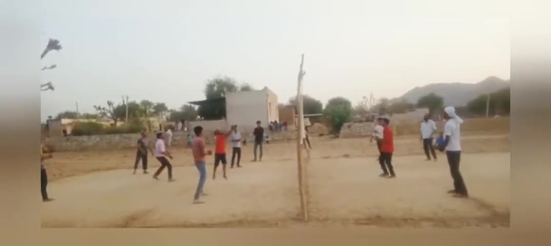 वाॕलीवाल का हुआ ग्राम करनावर में युवा मंडलों के बीच फ्रेडली मैच
#NykDausa
#YouthClub
#Vollyball﻿