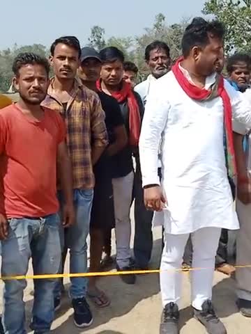 बीबीपुर में खेले जा रहे टूर्नामेंट में सेमीफाइनल मैच में किया मैच का उद्घाटन#cricket_tournament ﻿#beatofbarabanki