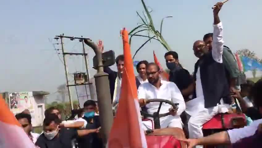 मेरठ के कैली में ट्रेक्टर से पहुंची  #priyankagandhi #AjayLalluINC
#SpeakUpIndia #UpCongress