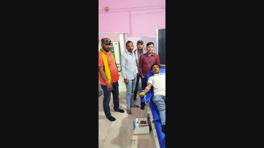 राष्ट्रीय नारायणी सेना के सदस्य भूम रवानी ने जरूरतमंद महिला को किया रक्तदान
#dp24x7news
#rns4india