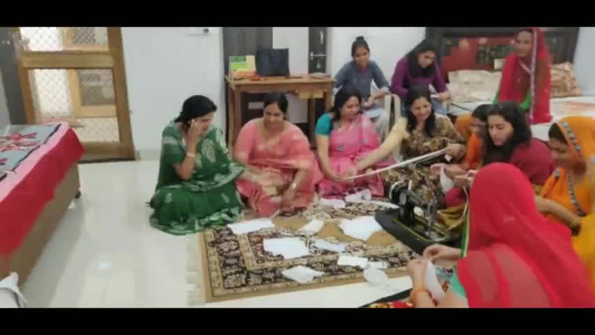 सपोटरा: समाज सेविका ने लॉकडाउन में जिले में मास्क वितरण कर कोरोना वायरस से बचाव के लिए लोगों को किया जागरूक #publicsalutewomen