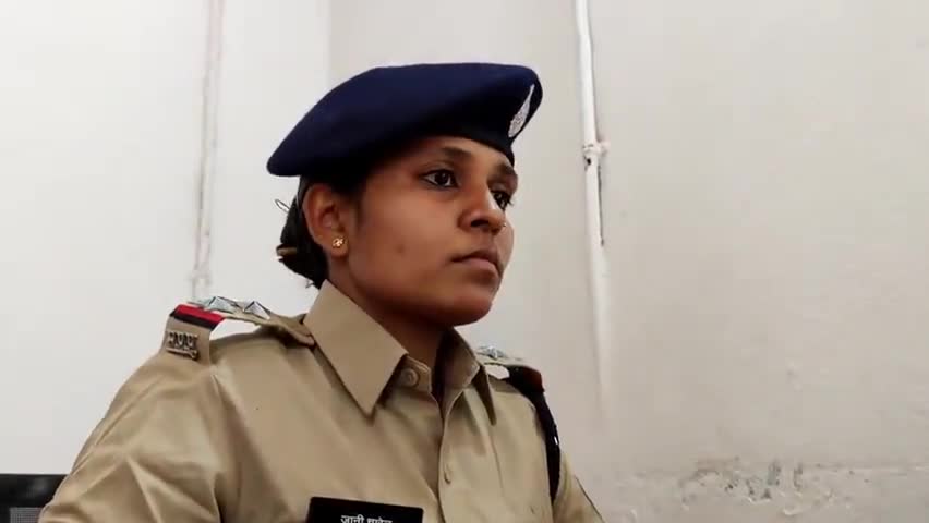 बड़वानी: जिले में पुलिस जोड़े ने संकटकाल में ड्यूटी को दी थी प्राथमिकता, शादी की रश्में टाल पकड़ी फर्ज की राह #publicsalutewomen