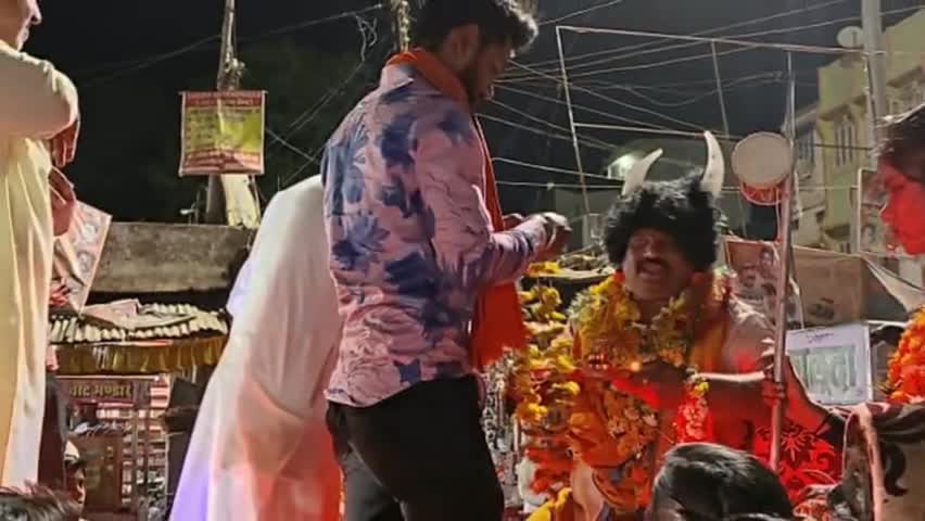 शमशाबाद में धूमधाम से निकली शिव बारात 
महाकाल भक्तमंडली ने किया बारात का स्वागत﻿#महाशिवरात्रि#शमशाबाद#shamshabad news ll
