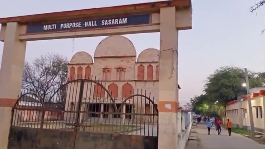 सासाराम: फजलगंज सासाराम के  न्यू स्टेडियम में #इंडियन आर्मी बिहार पुलिस के लिए दौड़ का अभ्यास करते युवा#