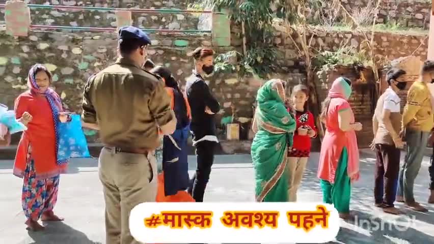 #साथियों #कोरना से बचाव के लिये #मास्क अवश्य पहने
#जब तक #दवाई नही तब तक #ढिलाई नही
#भीड़-भाड़ में #सतर्कता अवश्य बरतें !