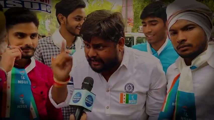हक और ज़मीर की यह जंग
जीतेगा नौजवान, हौ﻿सले हैं बुलंद!
#StudentsWantJobs