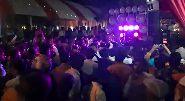 टीकमगढ़: जिला टीकमगढ़ मध्य प्रदेश में कुंडेश्वर धाम में  निकाली गई शिवजी की बारात🚩
#tikamgarh 
#tikamgarhnews 
#tikamgarh_news