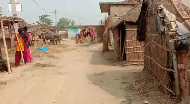 बंजरिया: जनेरवा वार्ड-15 के लोगों को अब तक नहीं मिला पीएम आवास व नल जल योजना का लाभ #उपेक्षा #बीडीओ
