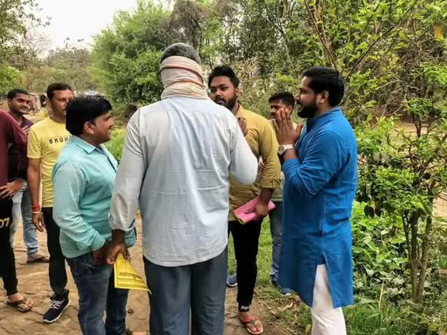 आज अपने वार्ड 27 के  ग्रामसभा सोनबरसा , झुनुवा,करहीया,सेखुवाना में जनसंपर्क किया ..

#वक्त है बदलाव का#