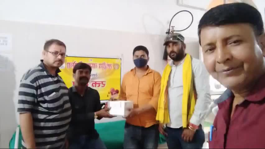 राष्ट्रीय नारायणी सेना के सदस्य सुबोध साह ने रक्तदान कर महिला की जान बचाई
#dp24x7news #rns4india