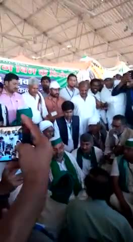 कृषि उपज मंडी करहिया रीवा के धरना स्थल में श्री राकेश टिकैत जी
#राकेशटिकैत
#किसान आंदोलन