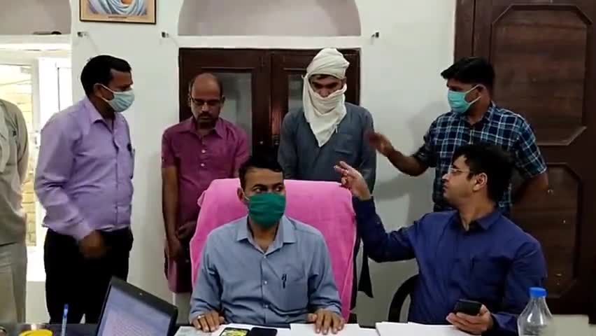 अलवर: ग्राम विकास अधिकारी को डेढ़ लाख रुपए की रिश्वत लेते दलाल के साथ दबोचा #1stnews24x7 #alwarnews