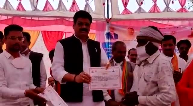 #PMAY ग्रामीण के तहत सवा लाख आवासों का गृह प्रवेश आज मध्यप्रदेश में संपन्न हो रहा है। गरीब भाई-बहनों को ये घर दिए