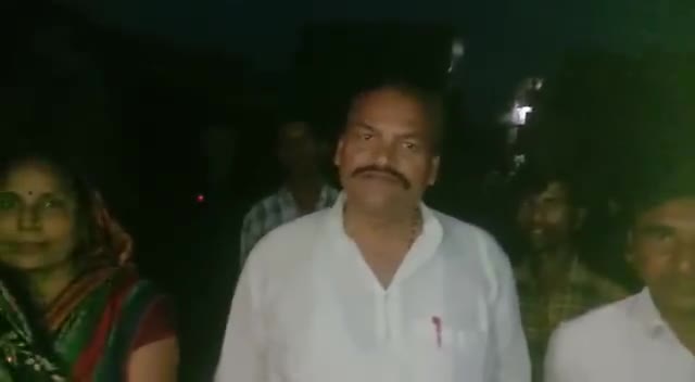 उन्नाव के ताजपुर गांव की बदहाली के चलते जिला पंचायत सदस्य को ग्राम पंचायत चुनाव में उतरना पड़ा।
#हक की लड़ाई
#उम्मीदें