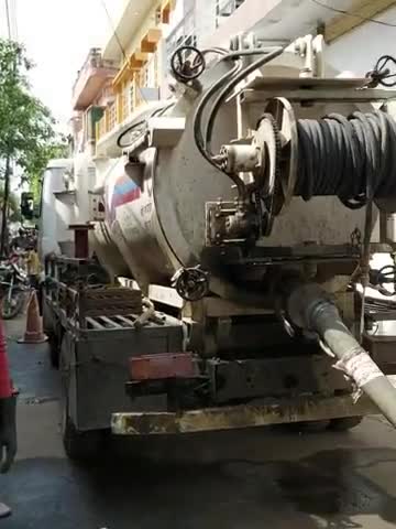 #सीवर सफाई करते सुएज के कर्मचारी