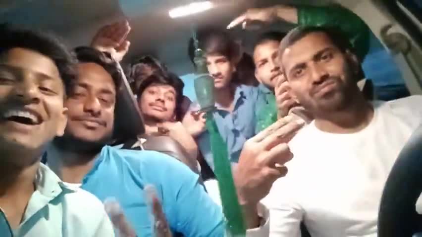 BhaagamBhaag 2 😂
#ezajrahmany  का डांस 😂
#masti 
#enjoy