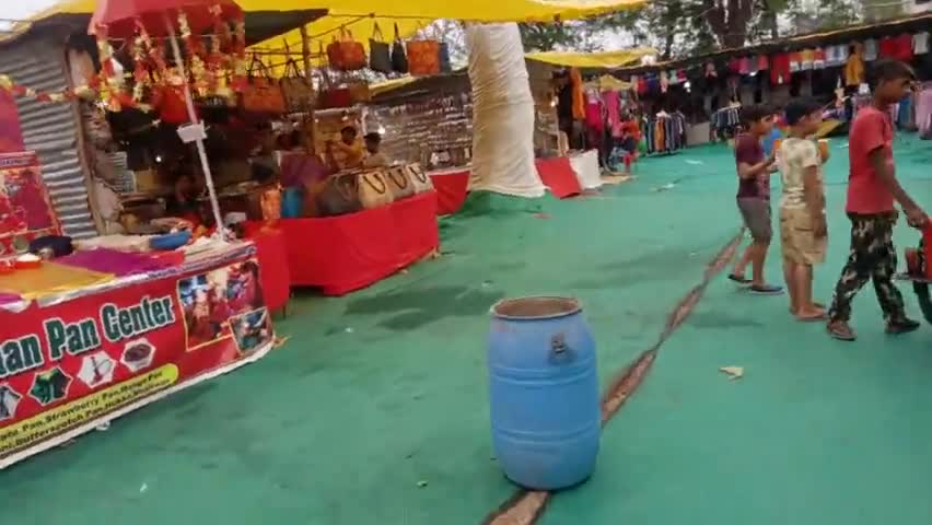 करेली राम मंदिर के पीछे लगा हस्त शिल्प मेला(सेल)लोगो की मची भीड़#नरसिंहपुर