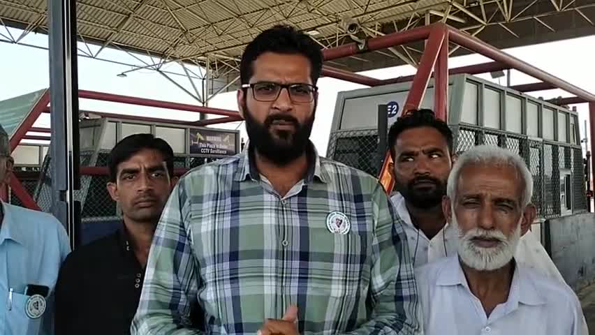 #जे पी दलाल का इलाज करने के लिए कल बड़ी संख्या में ट्रैक्टर ट्रालियों के साथ चौधरीवास टोल प्लाजा पहुंचो।