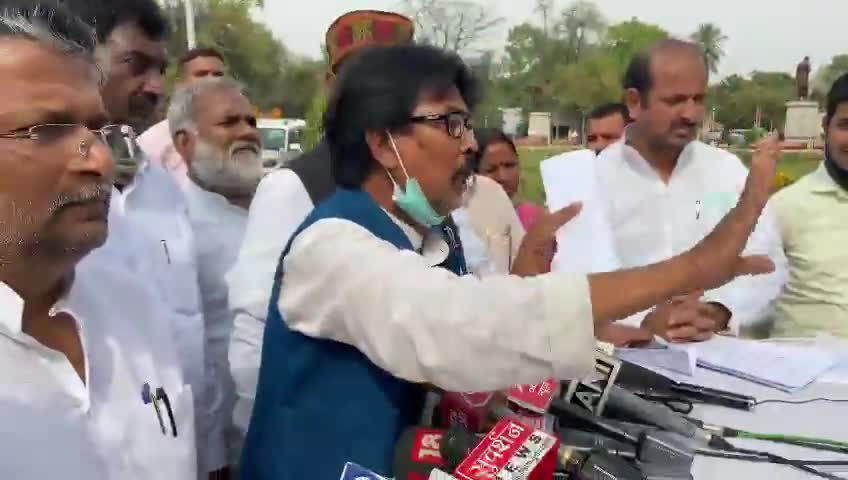 #cpiml ल भाकपा माले नेता महबूब आलम और भाई वीरेंद्र  जनता की रहनुमाई नहीं है। आप सरेंडर कर चुके है तो कर चुके है जनता
