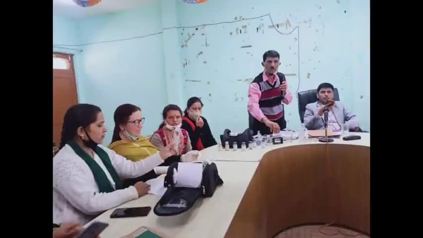 हरिपुरधार: संगड़ाह में पंचायत प्रतिनिधियों को दिया गया #पेयजल की #गुणवत्ता की जांच संबंधी प्रशिक्षण