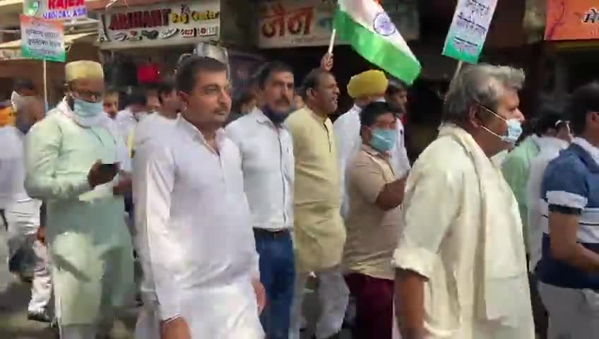 आज मंदसौर में तिरंगा यात्रा निकाली गई ।
﻿#indianyouthcongress ﻿#indianewschannel_Official ﻿#indianyouthcongress