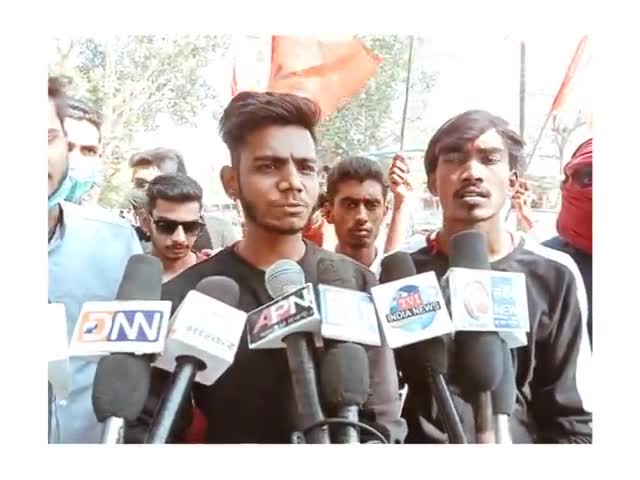 डोंगरगढ़: #latepost
 #abvpdgg द्वारा उद्घव सरकार का पुतला दहन।
#arnabgoshwami #amanbrijnamdev
#iamwitharnab #arnavgoswami