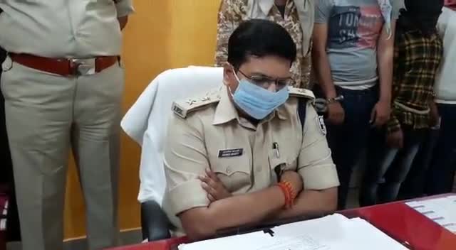 6 अपराधियों को पुलिस ने किया गिरफ्तार, डकैती की बना रहे थे योजना

#RohtasPatrika #Breaking #Rohtas