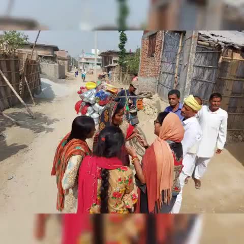 बैरगनिया परसौनी पंचायत के जोडयाही गाओ में जनसंपर्क करते हुए जिला परिषद उम्मीदवार क्षेत्र संख्या 01 से #मिनी #सिंह जी