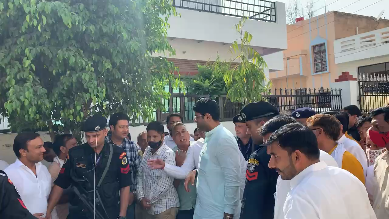 हरियाणा के उप मुख्यमंत्री आदरणीय दुष्यंत चौटाला जी का कल मेरे घर आगमन हुआ वे मेरे यहाँ लंच करने आए ओर उसके बाद लोगों से मिलते हुए 🙏🏻🙏🏻 #dushyantchautala