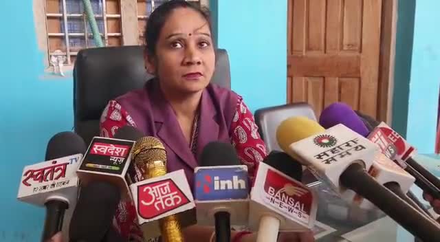 जब #मप्र की #महिला #विधायक #दबंग #रामबाई ने की ठाकुर साहब से #सिलेंडर होने की मार्मिक अपील !