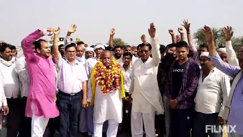 #यमुना_एक्सप्रेस-वे पर #सादाबाद ब्लॉक के #किसान देवताओं ने जो #स्वागत किया, उसके लिए #आभार व्यक्त करता हूं!