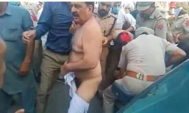 #भाजपाई #विधायक को न केवल दौड़ा-दौड़ा कर पीटा है, बल्कि बीच-चौराहे नंगा भी कर दिया है...