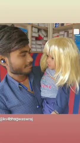 फरिश्ते भी उसके साथ खेलने आते हैं,
खेलते-खेलते वो भी बच्चे बन जाते हैं
#cutebaby