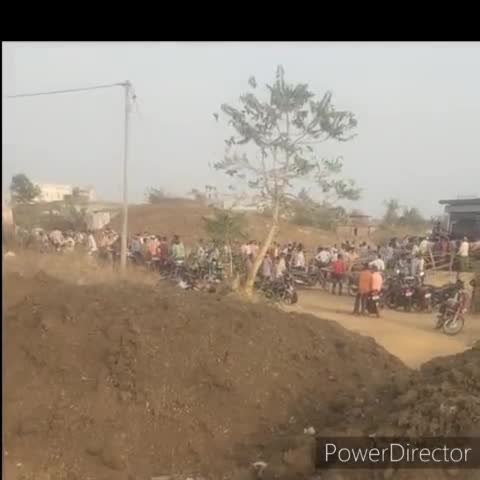 अर्जुनी: धारा 144 के बावजूद शराब दुकान पर भीड़ नही हो रही है। सोसल डिसेंट का पालन #holikadahan2021 #publicapprajnandgaon