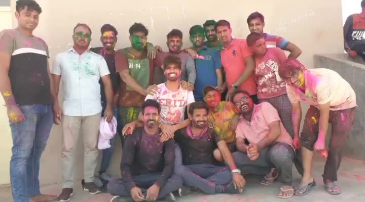 हर्षोल्लास से मनाया गया रंगो का त्योहार
#holi
#jaipur #chomu #amer