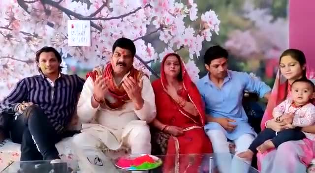 सभी को #होली की राम राम!
#मेरी_होली_मेरे_घर!!

प्रेम, स्नेह, सौहार्द के रंगों से आकाश रंग जाए।
#happyholi2021