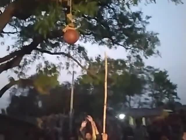 औरंगाबाद: ग्राम खैरी मुंडला में मटका फोड़ने का समारोह आयोजित किया गया founder Arvind kr Yadav 🙏🙏🙏🙏🙏
#pks_smart_study 
#pks