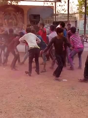शहर समेत आस पास मे होली धुमधाम से मनाया गया । वीडियो देखे #Holihai #HappyHoli