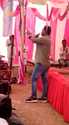 माना #औरों के जितना #पाया नहीं,
लेकिन #खुश हूं कि #गिरकर कुछ #उठाया नहीं!!
#स्वाभिमान  #इज्ज़त से बड़ा #कुछ नहीं!!!