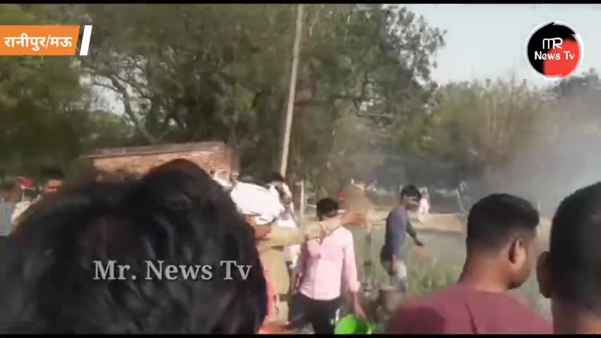 रानीपुर के उमती गांव में शॉर्ट सर्किट से लगी आग लगभग 2 बीघा गेहूं जलकर हुआ खाक
#रानीपुर #मऊ #Mau #﻿खुरहट