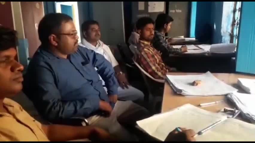 सेवराई: त्रिस्तरीय पंचायत चुनाव को लेकर भदौरा ब्लॉक मुख्यालय पर नामांकन पत्रों की बिक्री हुई शुरू #त्रिस्तरीय_पंचायत_चुनाव